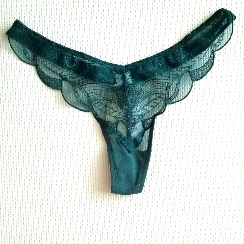 New green thong panties